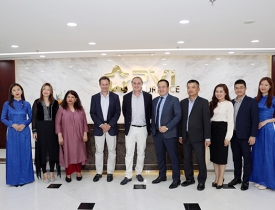 Phái đoàn công ty bảo hiểm và môi giới đến từ Vương quốc Anh thăm và làm việc với Bảo hiểm PVI